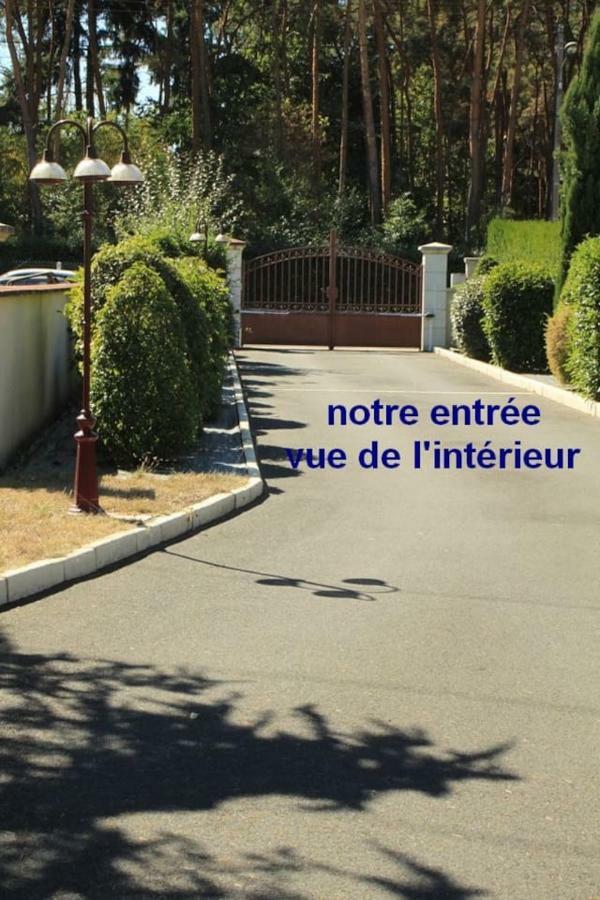 Logement Entre Chambord Et Le Zoo De Beauval Apartament Contres  Zewnętrze zdjęcie